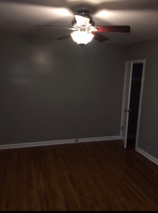 Foto del edificio - 241 E Walnut Park Dr