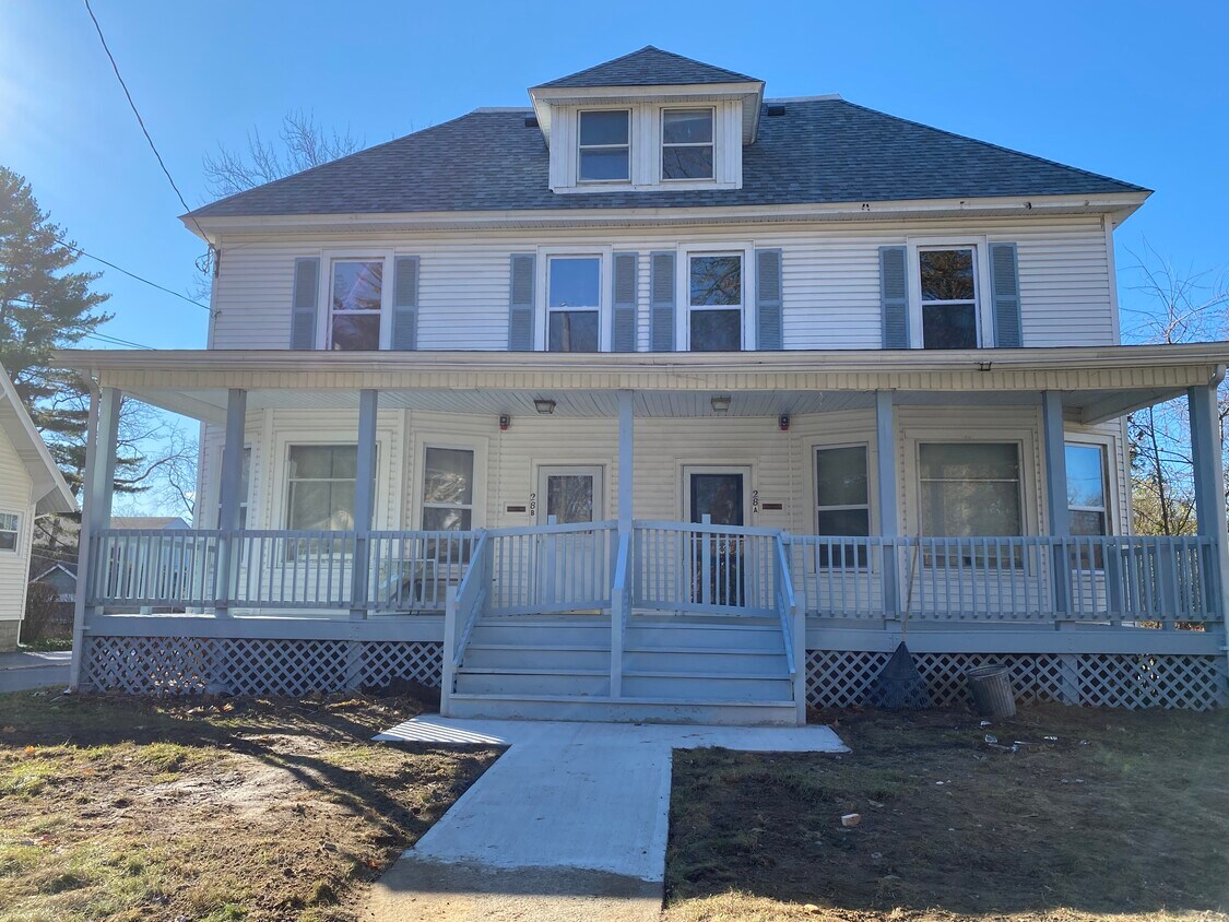 28 Ray St, Schenectady, NY 12309 Townhome Rentals in Schenectady NY