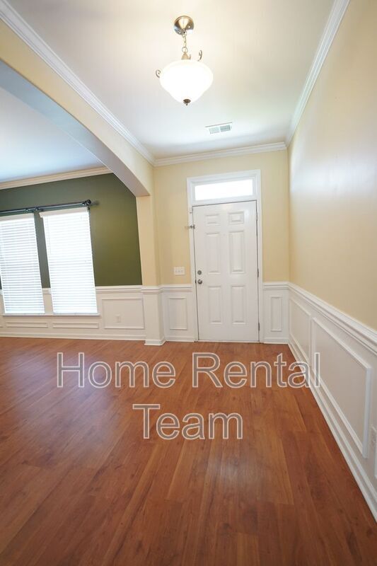 Foto del edificio - 75 Crystal Lake Dr