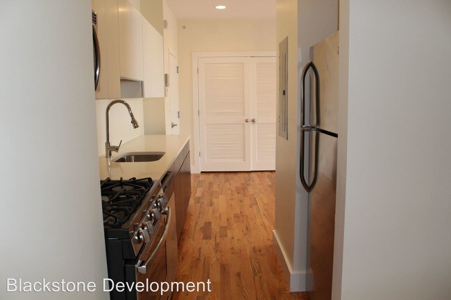 Building Photo - 1325 N 15th St