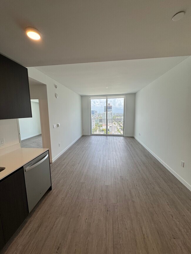 Foto del edificio - 119 NE 20th St