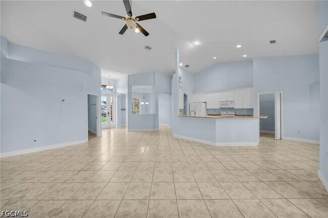 Foto del edificio - 621 NW 37th Ave