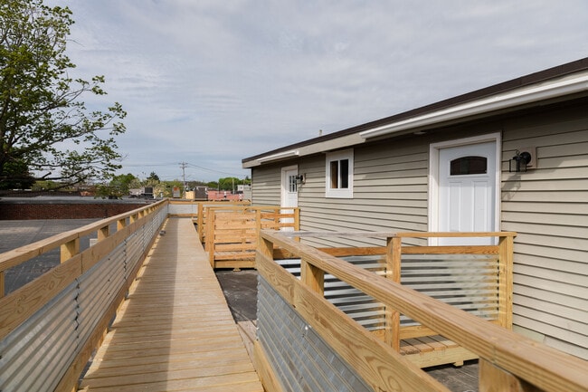 Photo - 1000 Congress St Apartments