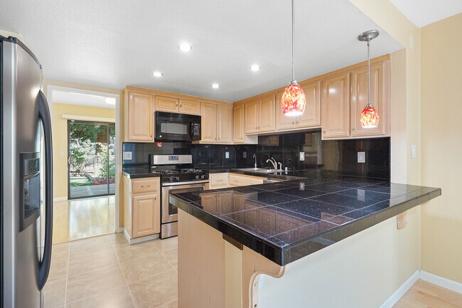 Building Photo - 5227 Riverdale Ct
