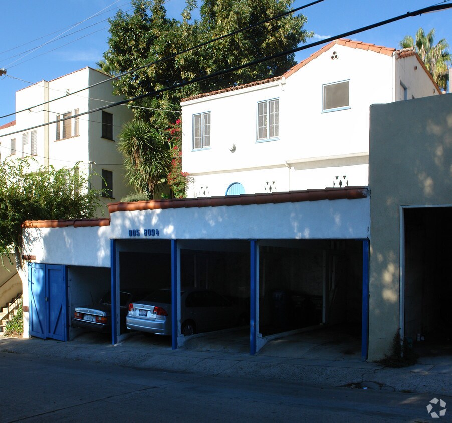 Building Photo - 805-809 N Kodak Dr