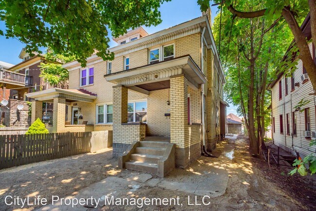 Building Photo - 4 br, 1 bath House - 3333 Portola Ave