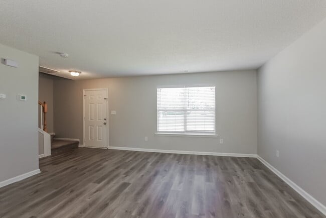 Building Photo - 10125 Illoria Dr