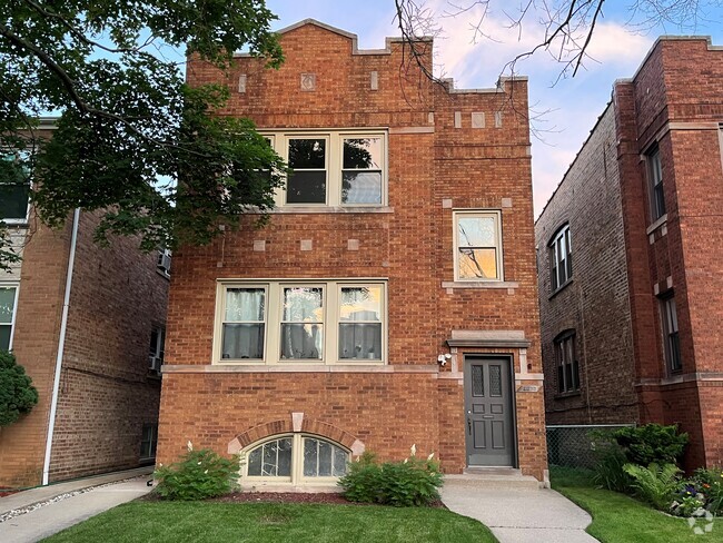 Building Photo - 5730 N McVicker Ave