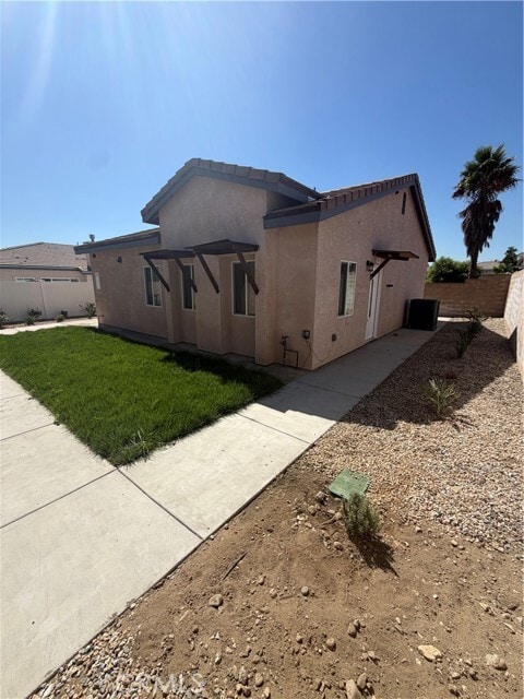 Building Photo - 16488 Pine Forest St