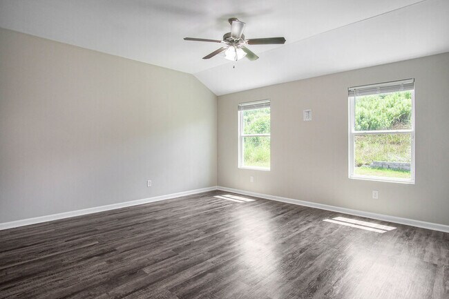 Foto del edificio - 127 Briarfield Ln