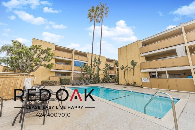 Building Photo - 321 E Orangewood Ave