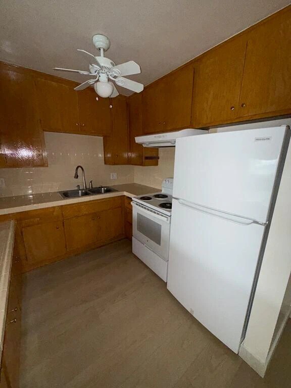 Foto del edificio - 415 E Cedar Ave
