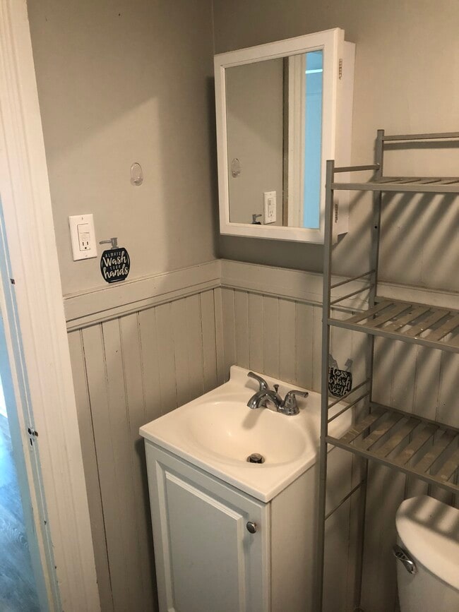 Building Photo - 54 Furlong St