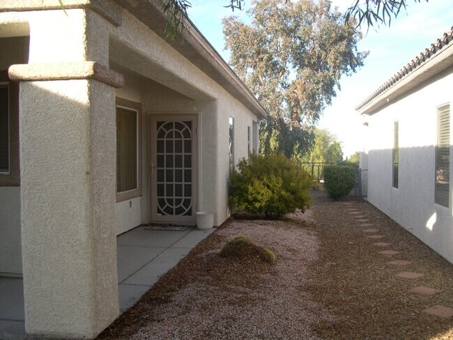 Building Photo - 2522 Libretto Ave