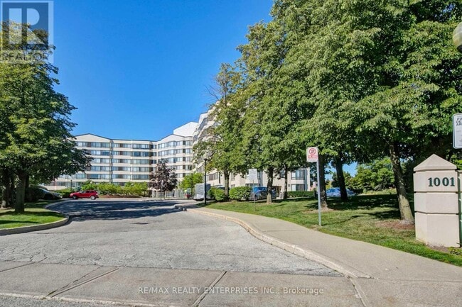 Building Photo - 1001-1001 Cedarglen Gate