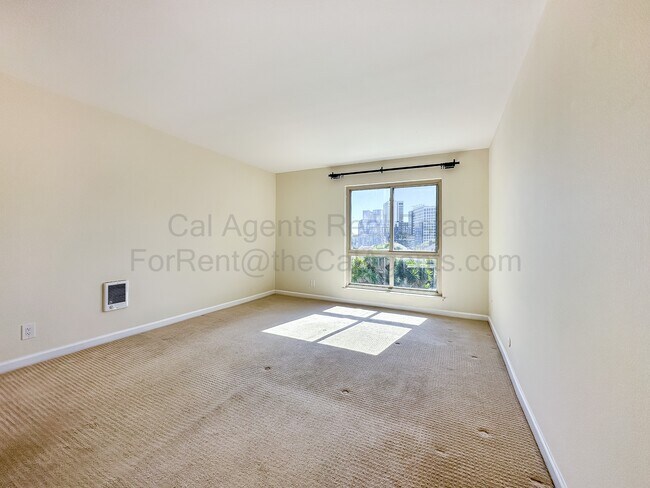 Building Photo - 77 Fairmount Ave