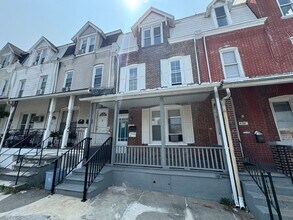 Building Photo - 826 N Ninth St