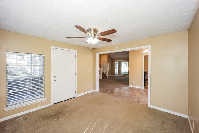 Building Photo - 5818 Northfield Dr