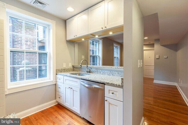 Foto del edificio - 927 Clinton St