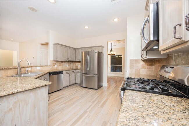 Foto del edificio - 21610 Iron Ridge Ct