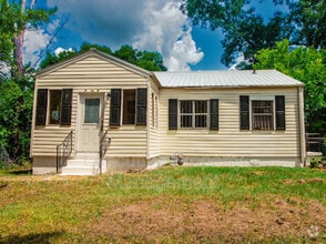 Building Photo - 608 40th Pl
