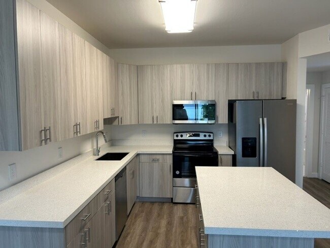 Foto del edificio - Corner unit, ground floor - Low Deposit wi...