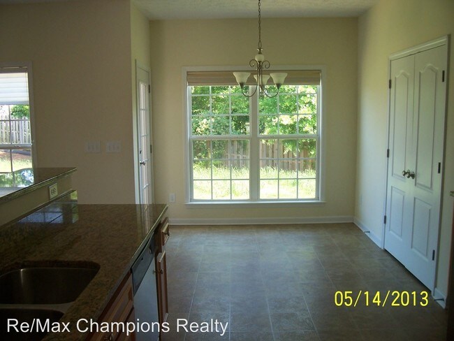 Building Photo - 9000 Sante Fe Ct