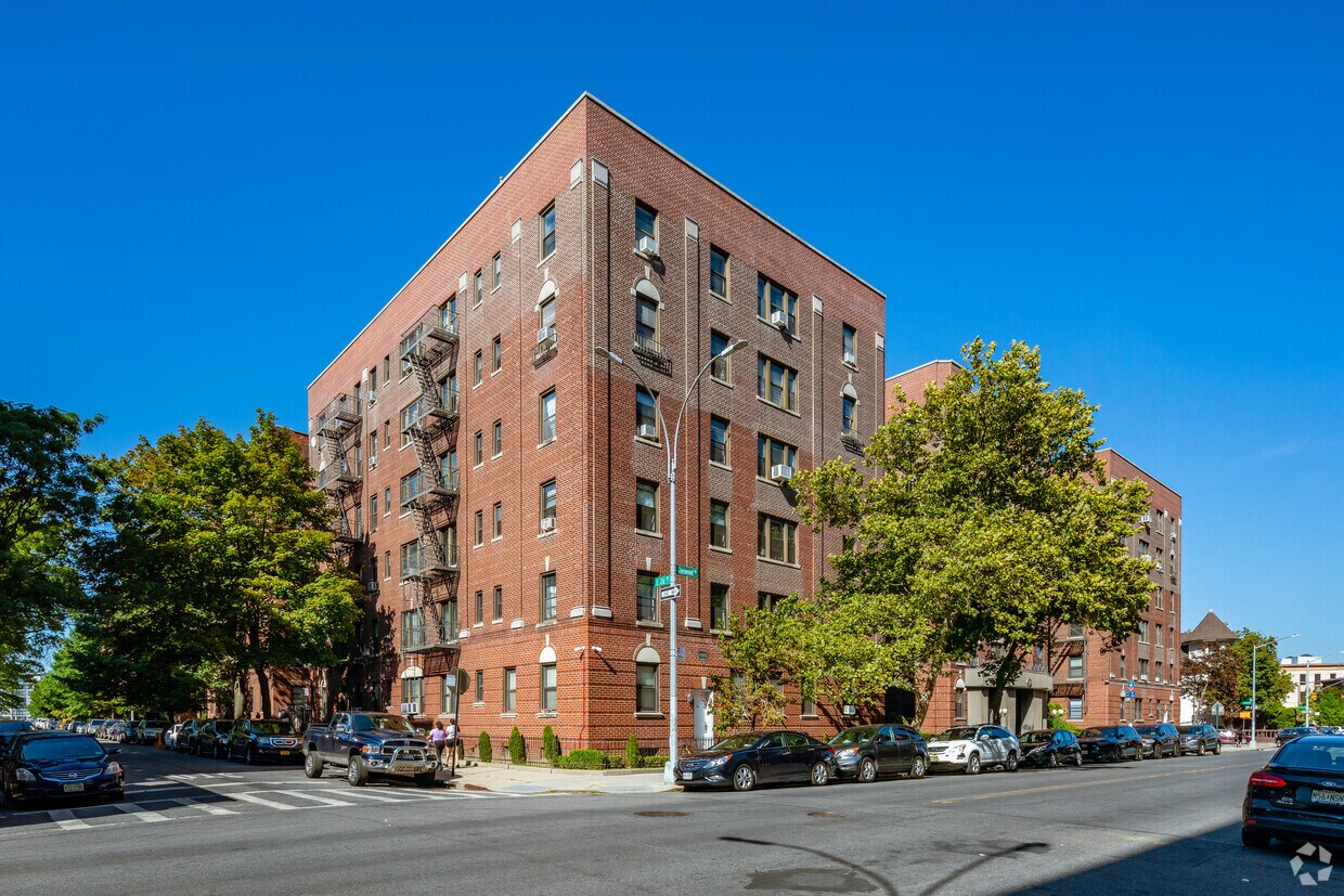 745 E 31st St, Brooklyn, NY 11210 745 E 31st St Brooklyn, NY