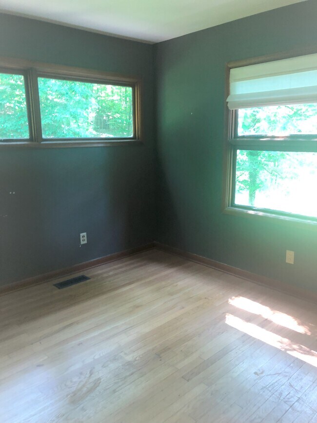 Foto del edificio - 1784 Crestmont Dr