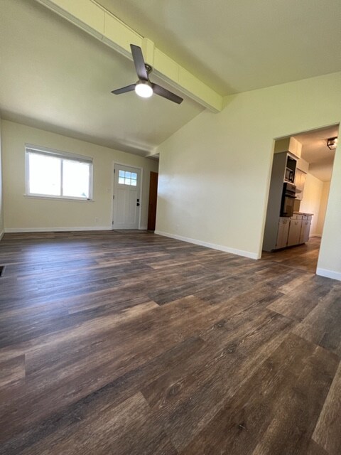Foto del edificio - 1270 N 3rd E St