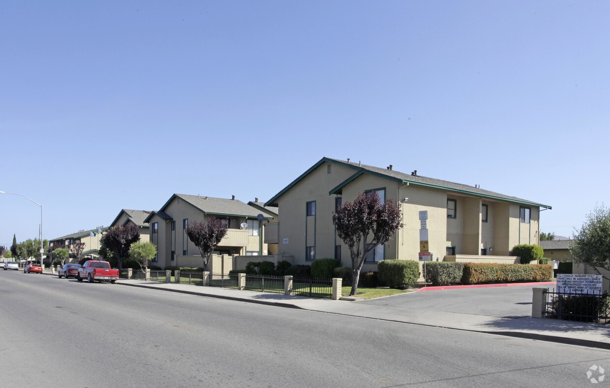 Primary Photo - Glenridge Apartments