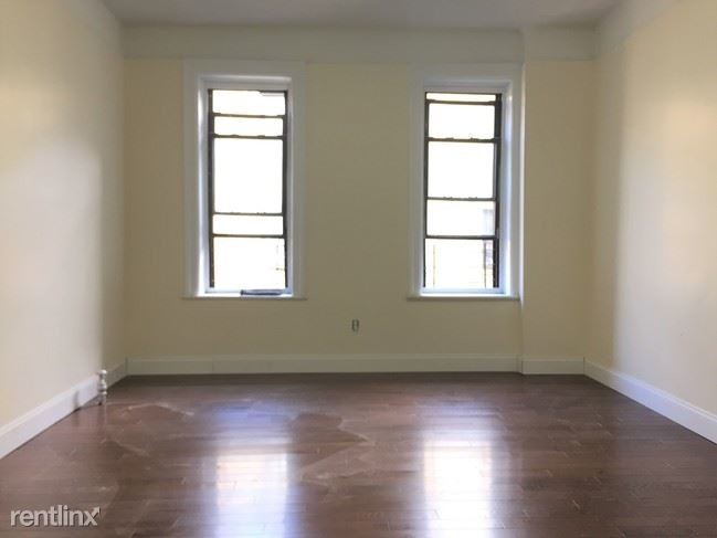 Building Photo - 3 br, 1 bath Apartment - 27 E 3rd St