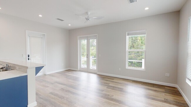 Building Photo - 1818 E Robinson St