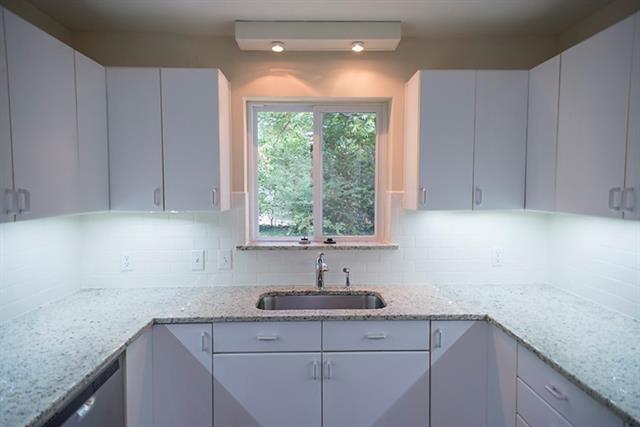 Foto del edificio - 7431 Midbury Dr