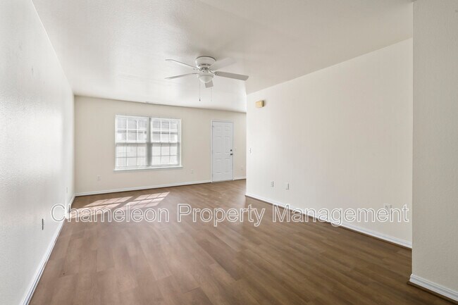 Building Photo - 2910 Dawn Ct