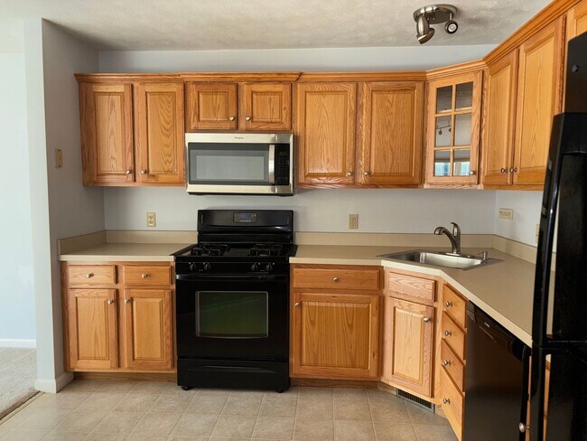 Building Photo - 95 Green Briar Rd
