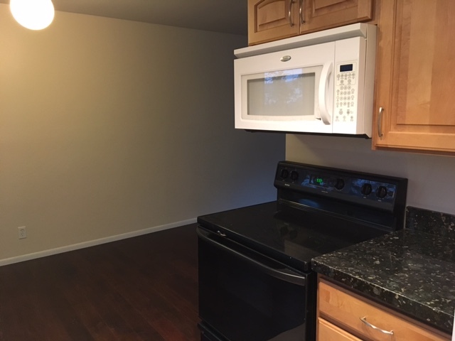 Foto del edificio - 1400 Spring Ln