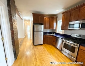 Building Photo - 7 Iroquois St