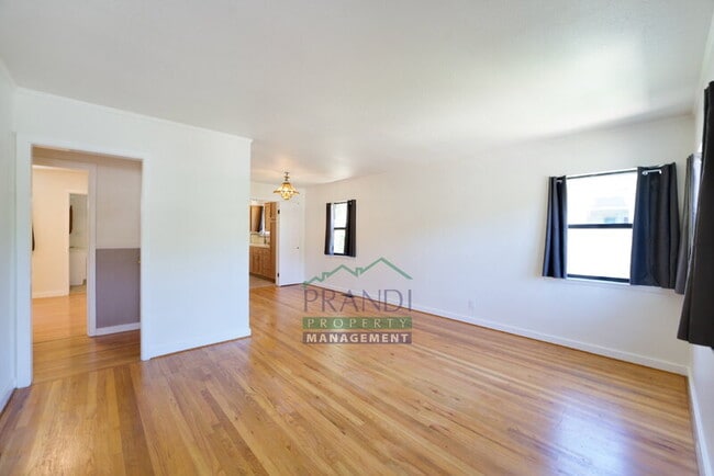 Building Photo - 2049 Fifth Ave