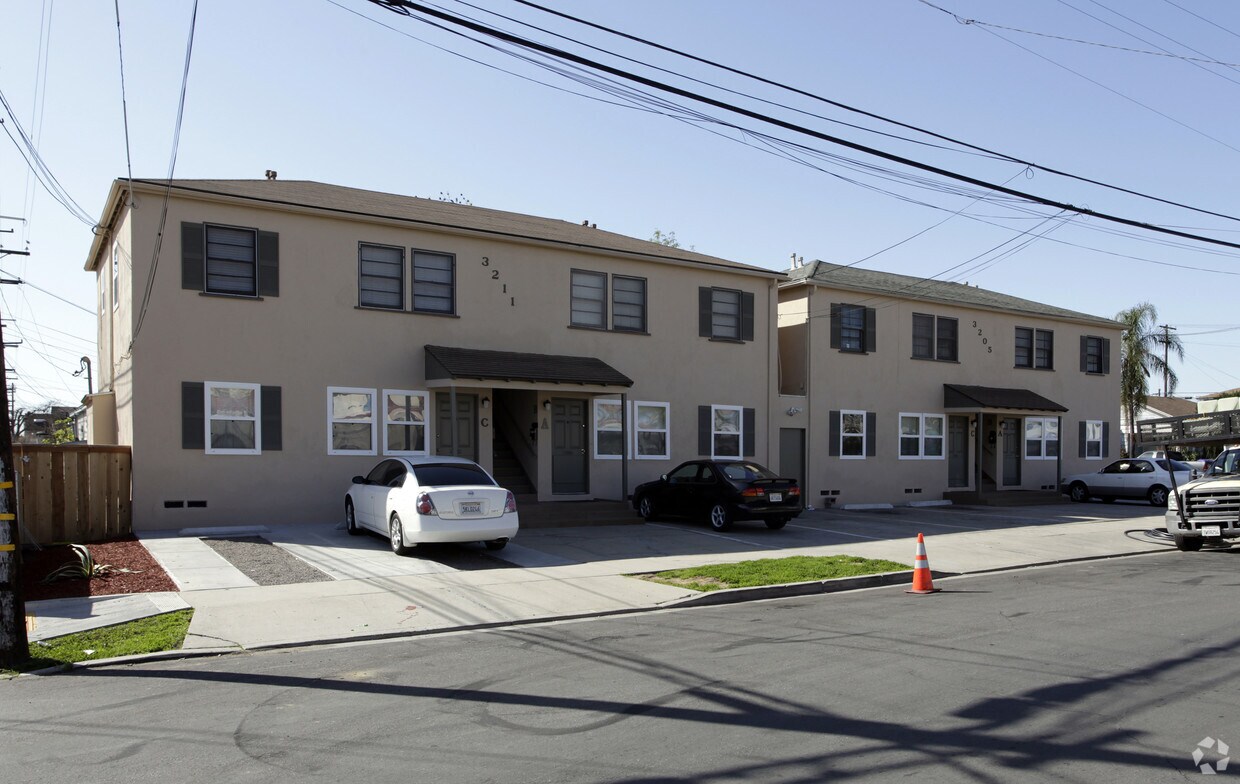 Foto principal - 3205-3211 Madison Ave