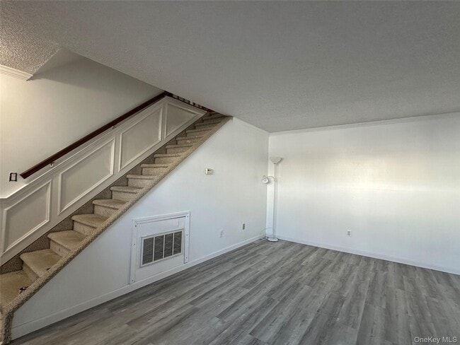 Foto del edificio - 216 Springmeadow Dr