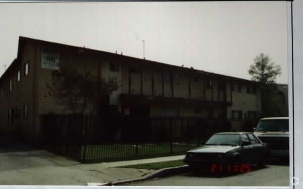 Building Photo - Park Plaza Apartments