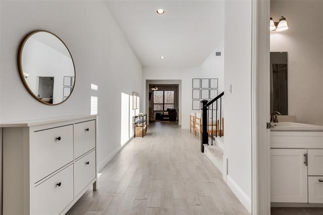 Building Photo - 901 Gold Finch Ln