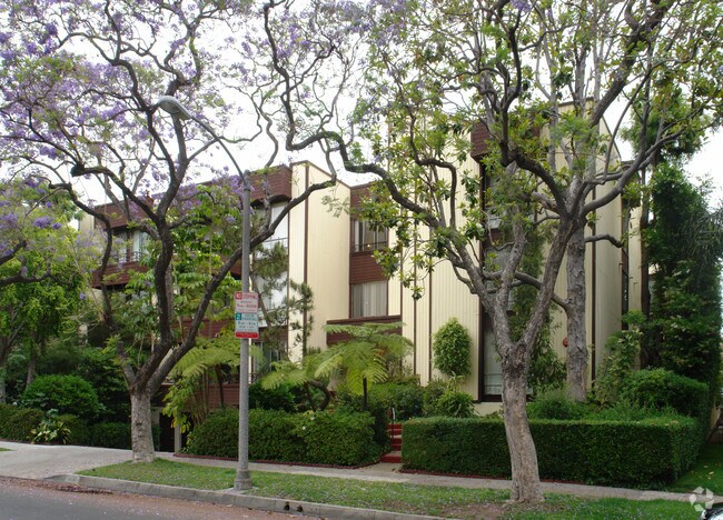 Artkent Inc - Oakhurst Royal Apartments
