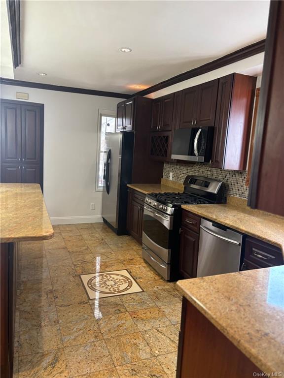 Foto del edificio - 2065 Bogart Ave