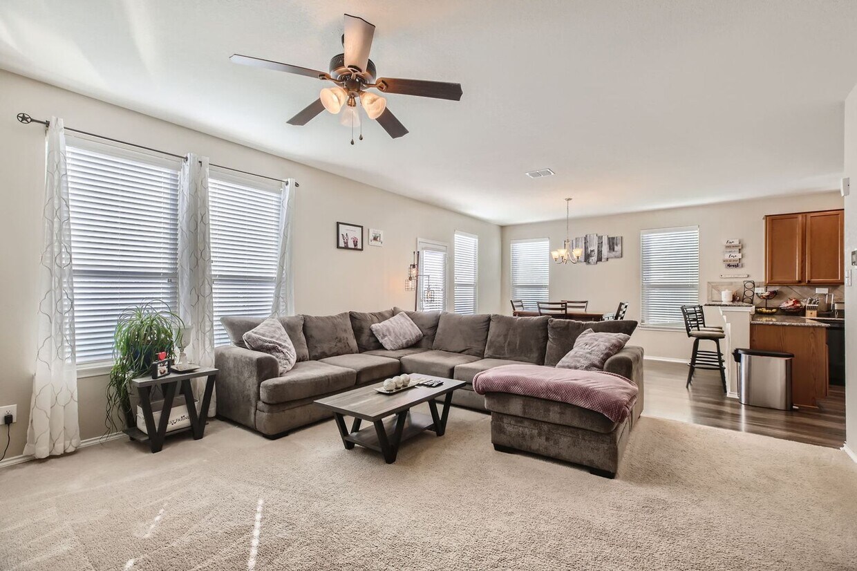 SEPTEMBER HALF OFF First Month Rent: 3 Be... - August Lease Signing Special: 3 Bed/2.5 Ba...