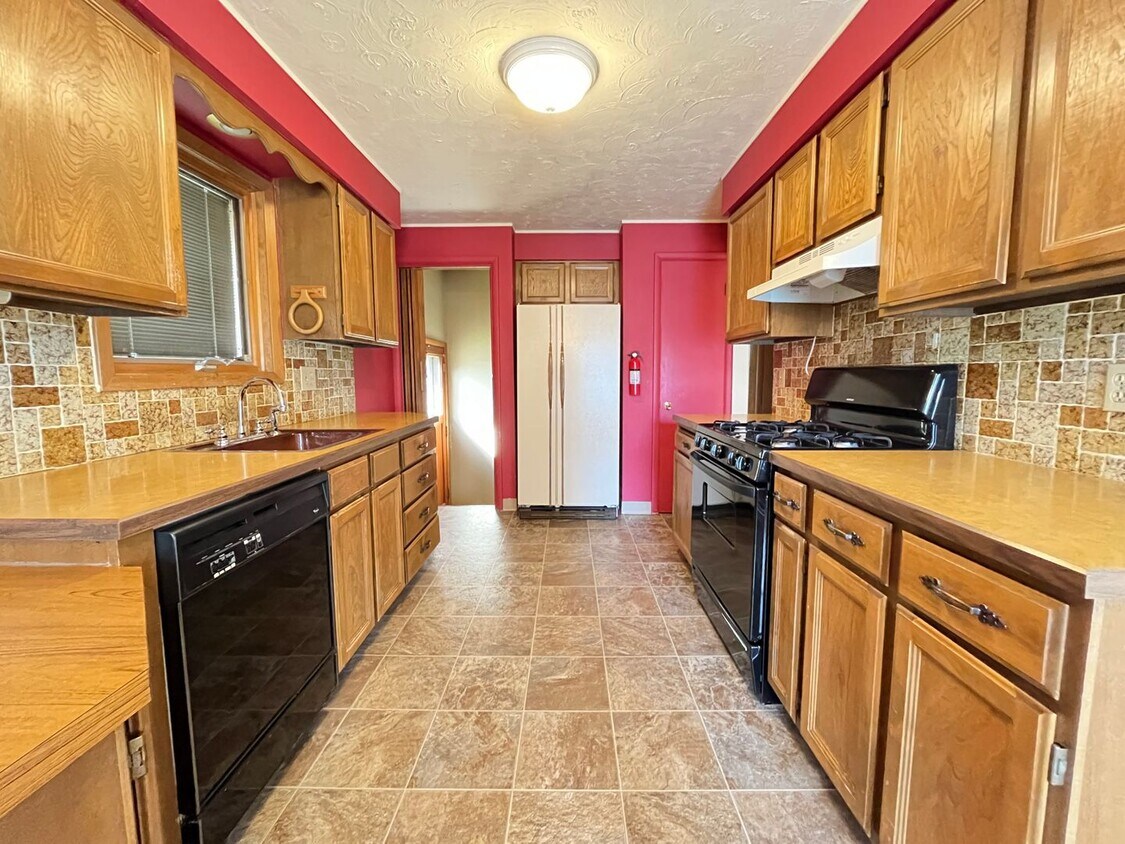 Primary Photo - Price Reduced, available on a 6-month leas...