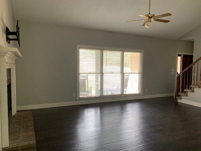 Foto del edificio - Nice Three Bedroom Brick Home in Quiet Nei...