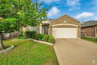 Building Photo - 5813 Paluxy Sands Trail