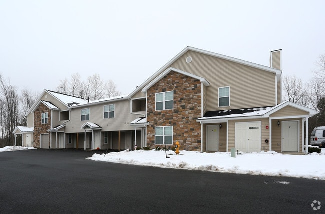 Falcon Trace Luxury Rentals - Clifton Park, NY | Apartments.com